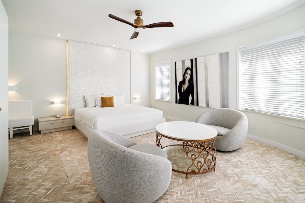 Junior Suite, 1 King Bed room photo