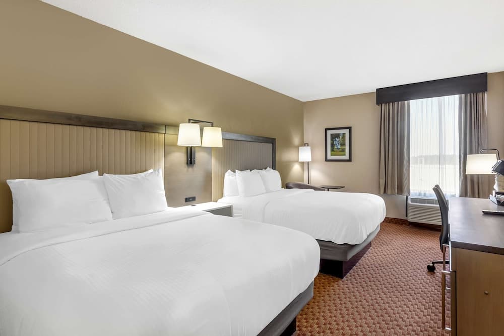 Business Room, 2 Queen Beds, Non Smoking, Refrigerator room photo