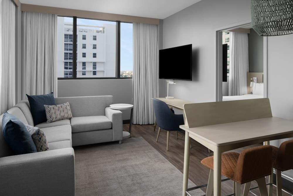 Suite, 1 Bedroom, City View room photo