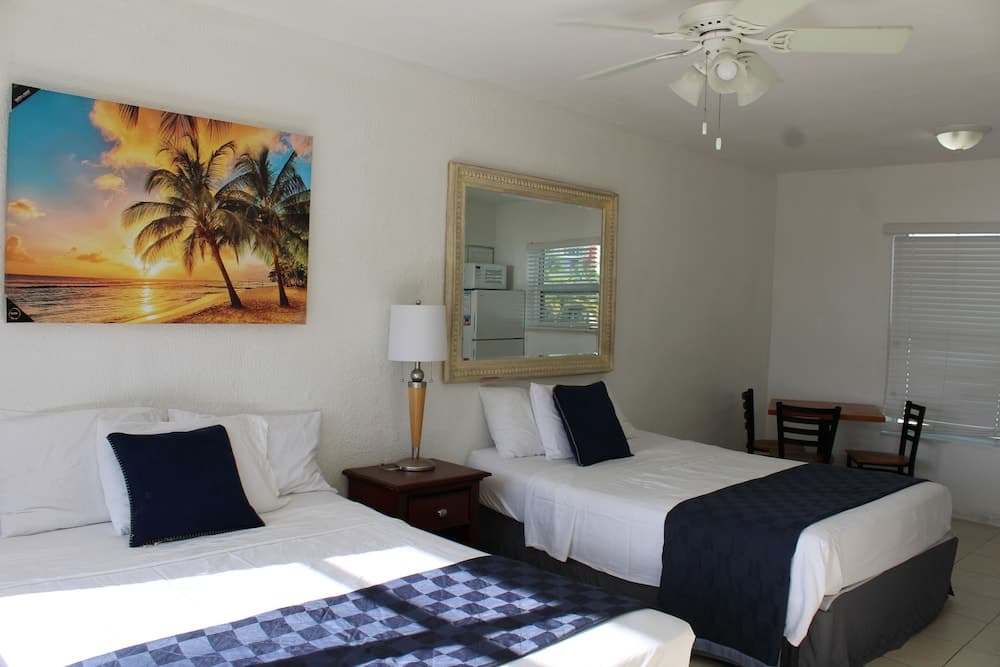 Deluxe Room, 2 Queen Beds, Kitchenette, Partial Ocean View room photo