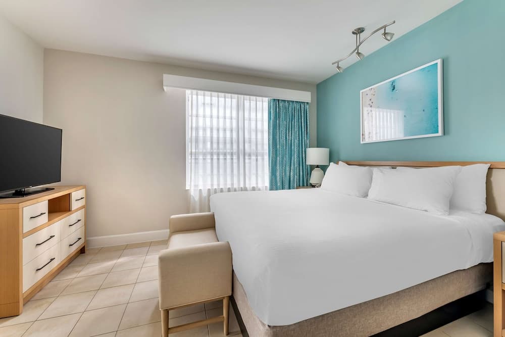 1 BEDROOM 1 KING SUITE PLUS W/ SOFABED room photo