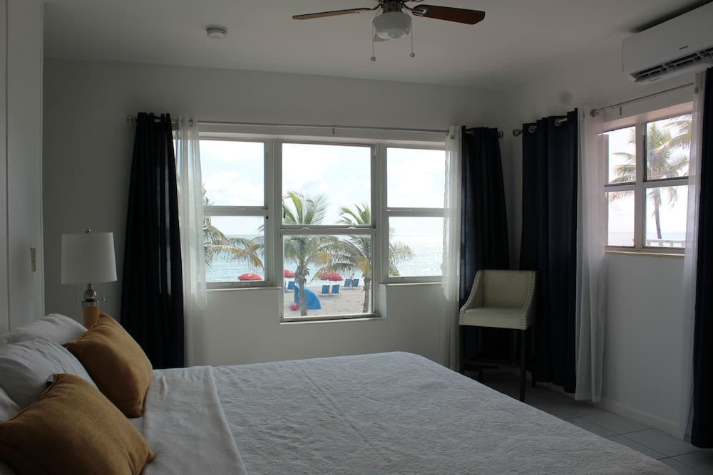 Deluxe Room, 1 King Bed, Kitchenette, Oceanfront room photo