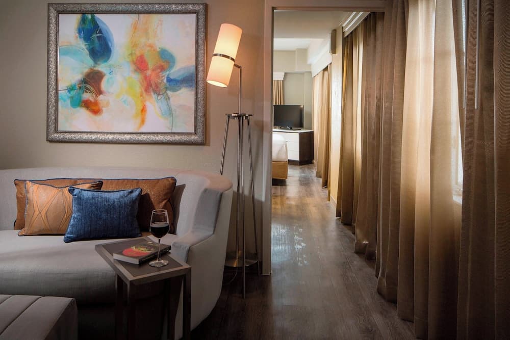Suite, 1 Bedroom room photo