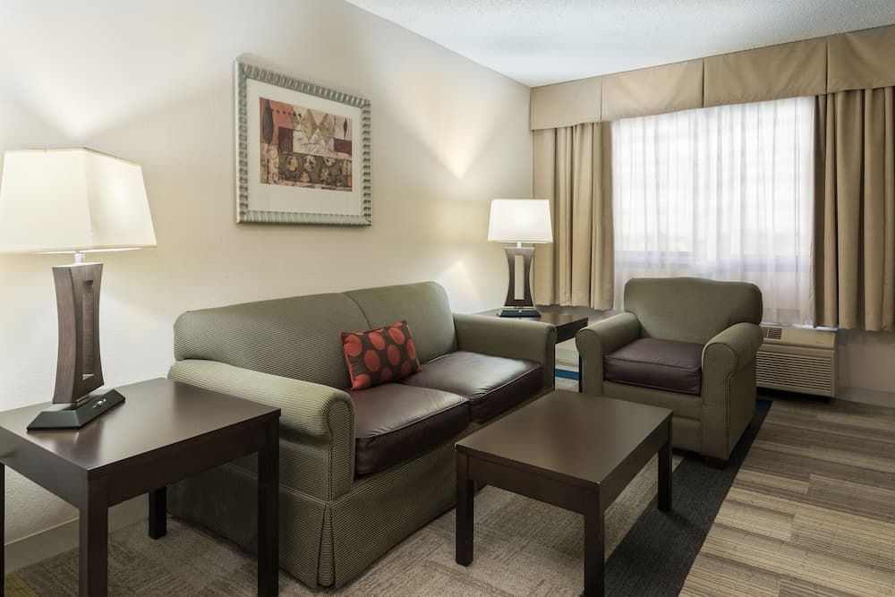 Suite, 1 Double Bed, Accessible (Comm, Roll-In Shower) room photo