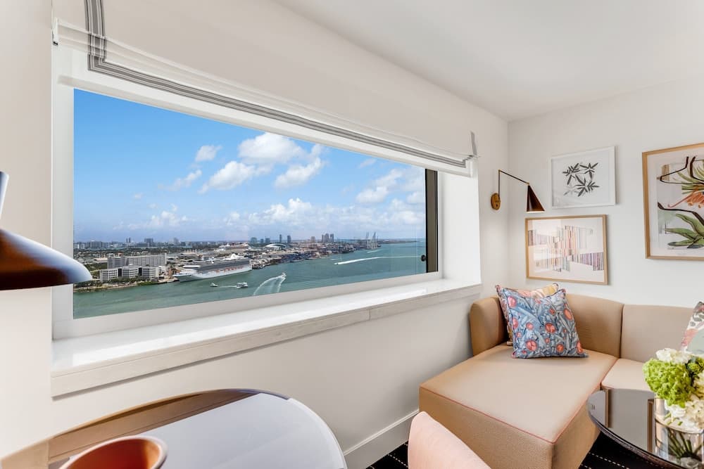 Classic Room, 1 King Bed, Ocean View room photo