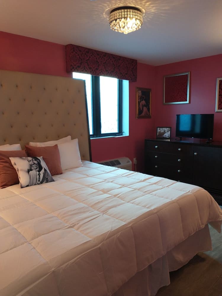 Premier Room, 1 King Bed room photo