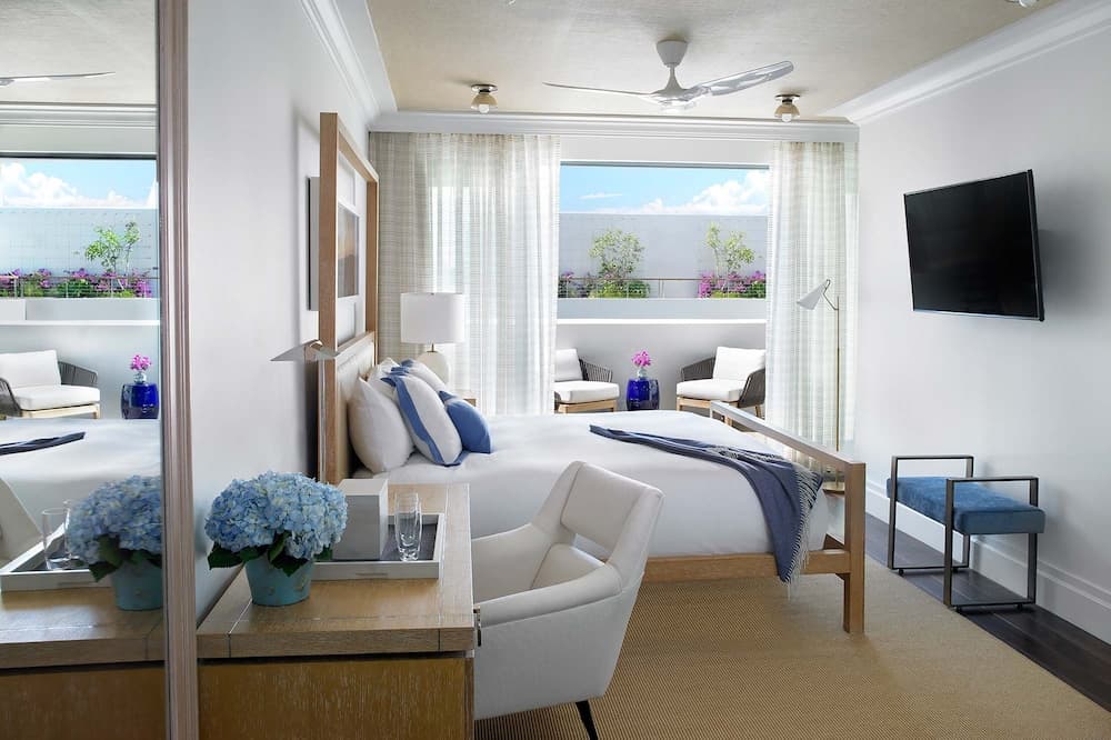 Betsy Balcony room photo