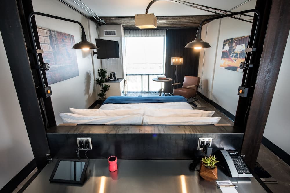 Standard Room, 1 King Bed, Accessible room photo