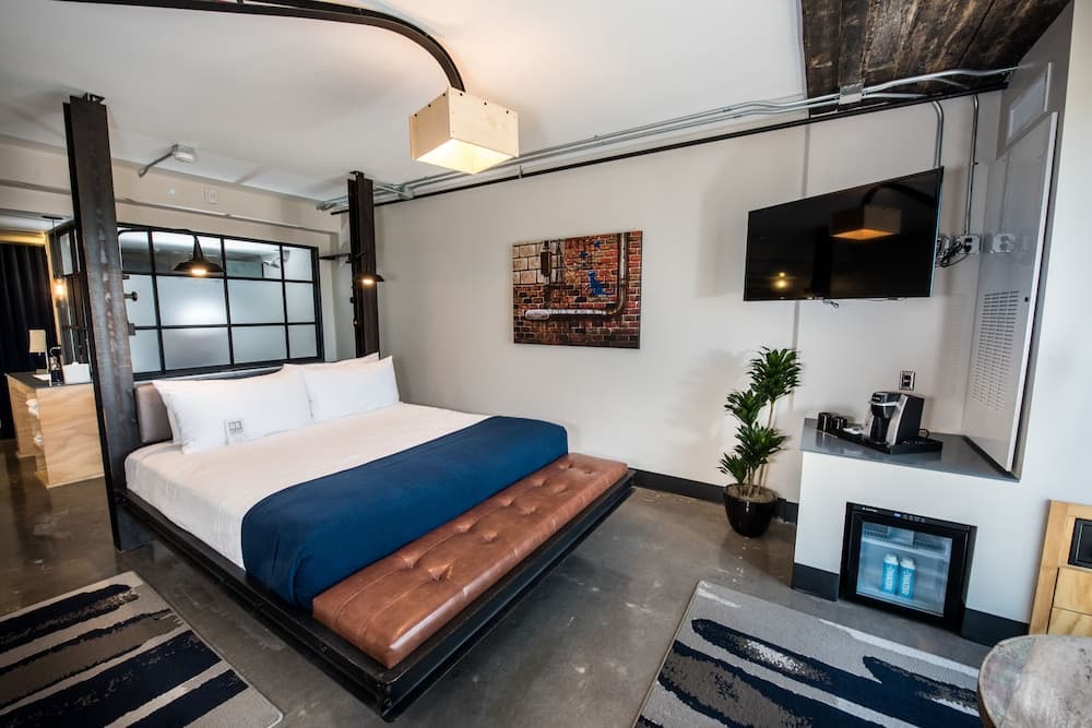 Standard Room, 1 King Bed room photo