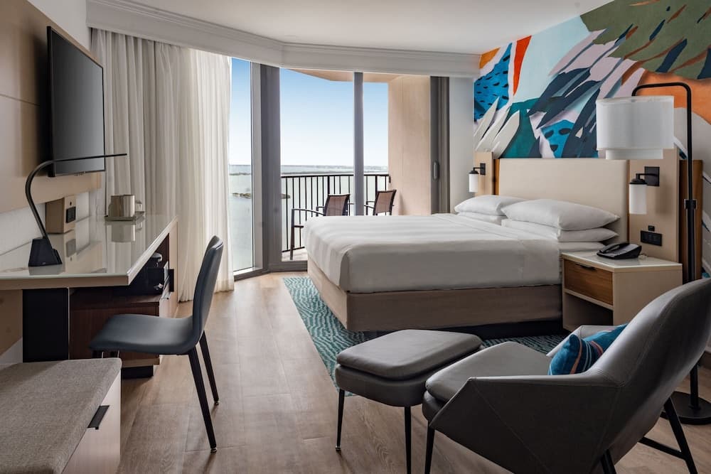 Room, 1 King Bed, Balcony, Bay View room photo