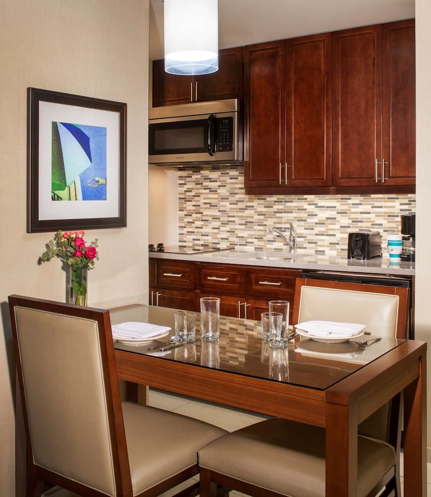 Suite, 1 King Bed, Accessible (Hearing) room photo