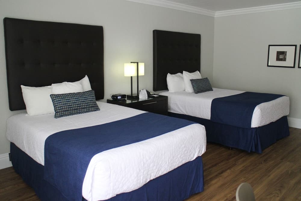 Deluxe Two Double Beds room photo