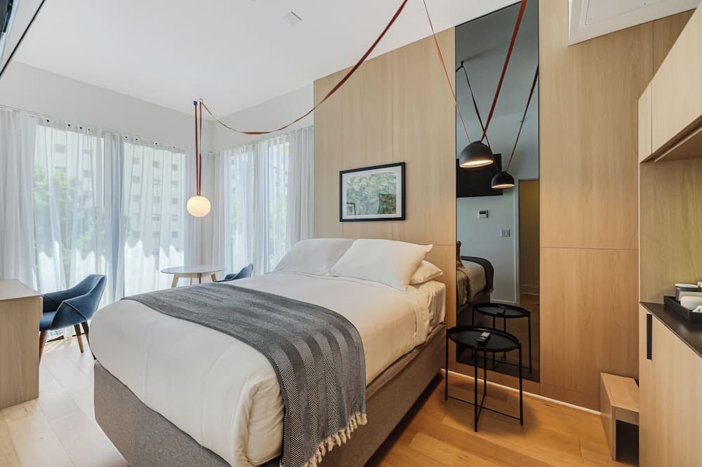Studio, 1 Queen Bed room photo