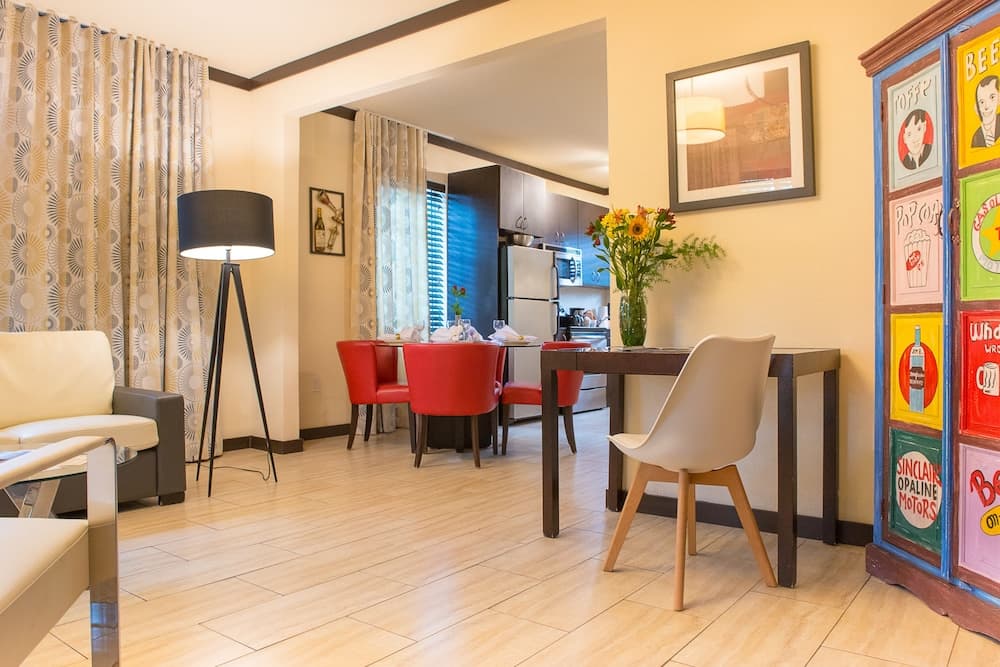 One Bedroom Queen Suite room photo