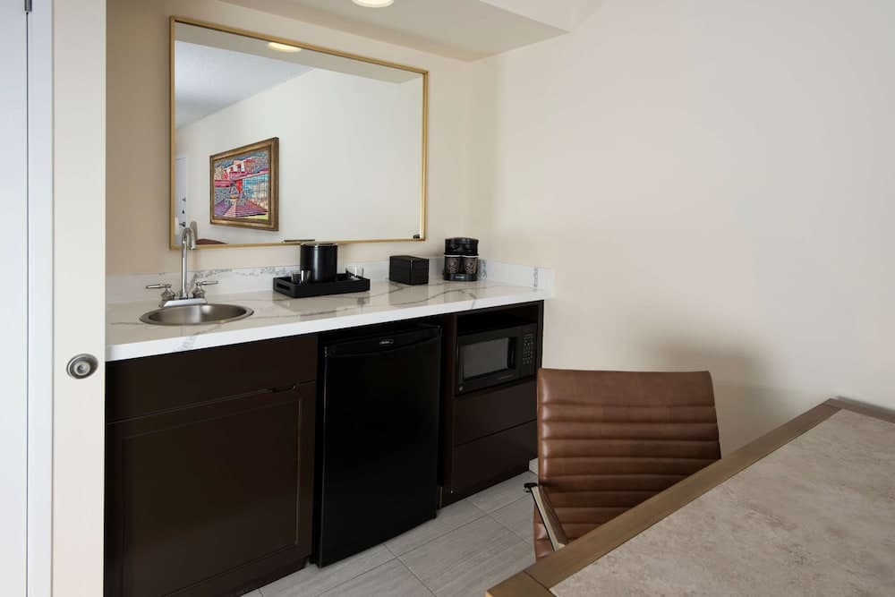 Suite, 2 Double Beds, Accessible, Bathtub room photo