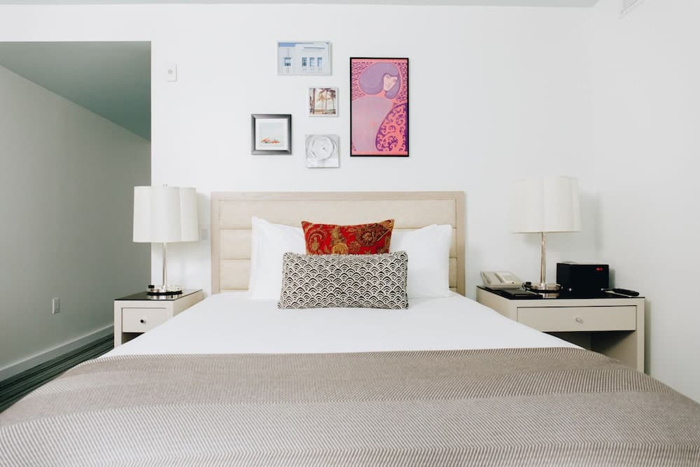 Superior Room, 1 Queen Bed room photo