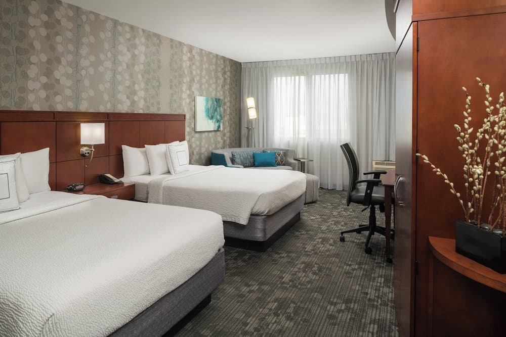 Room, 2 Queen Beds (Hearing Accessible) room photo