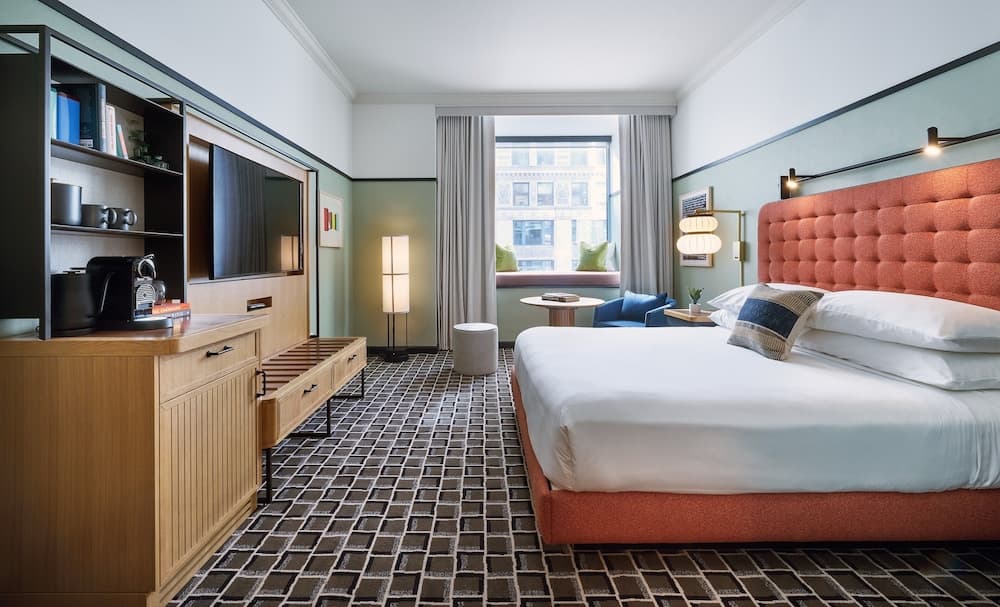Deluxe Room, 1 King Bed room photo