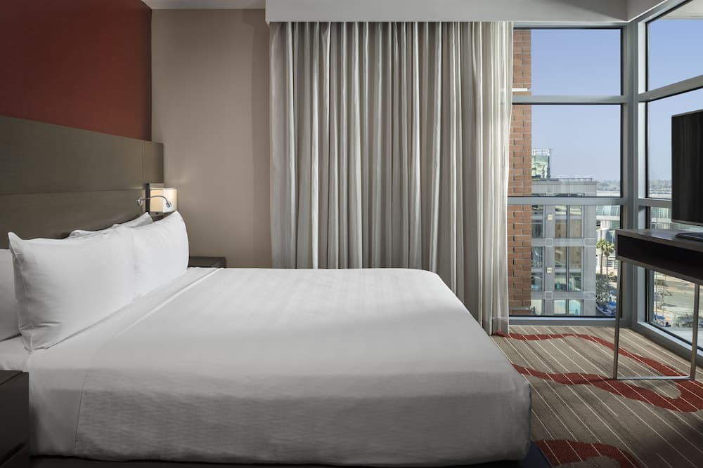 Suite, 1 King Bed, Balcony (Woodstock) room photo