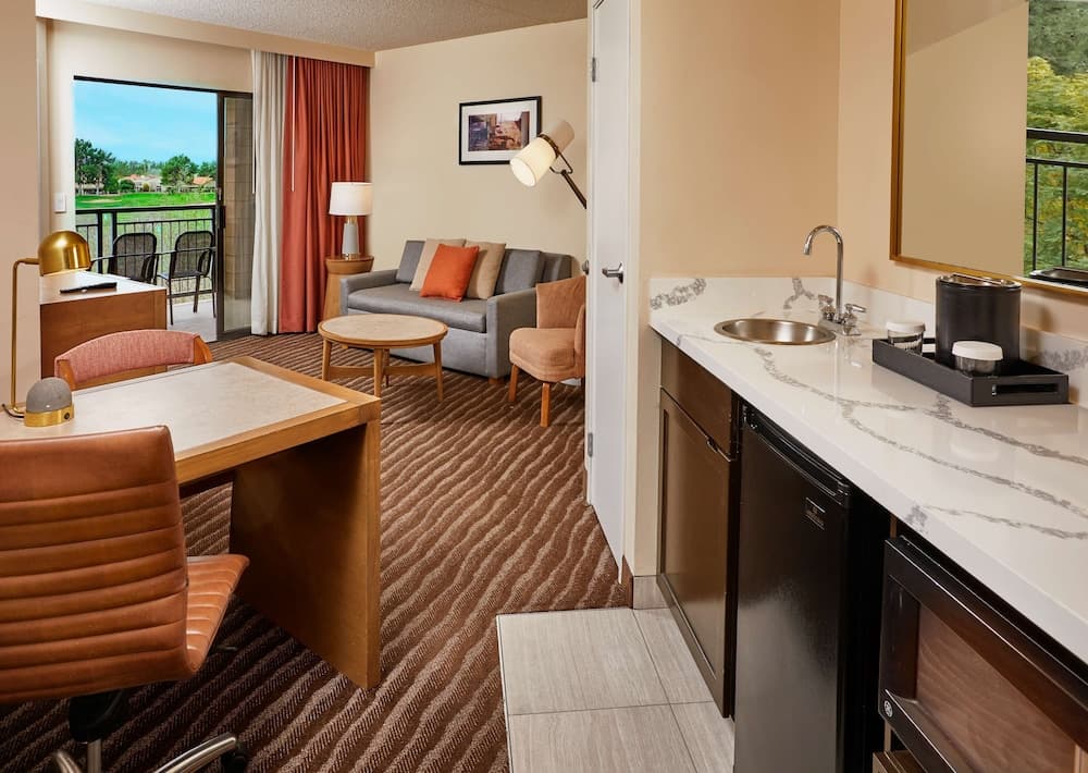 Suite, 2 Double Beds (Golf/Mountain View) room photo