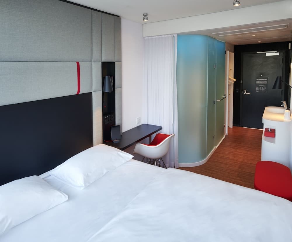 Room, 1 King Bed room photo