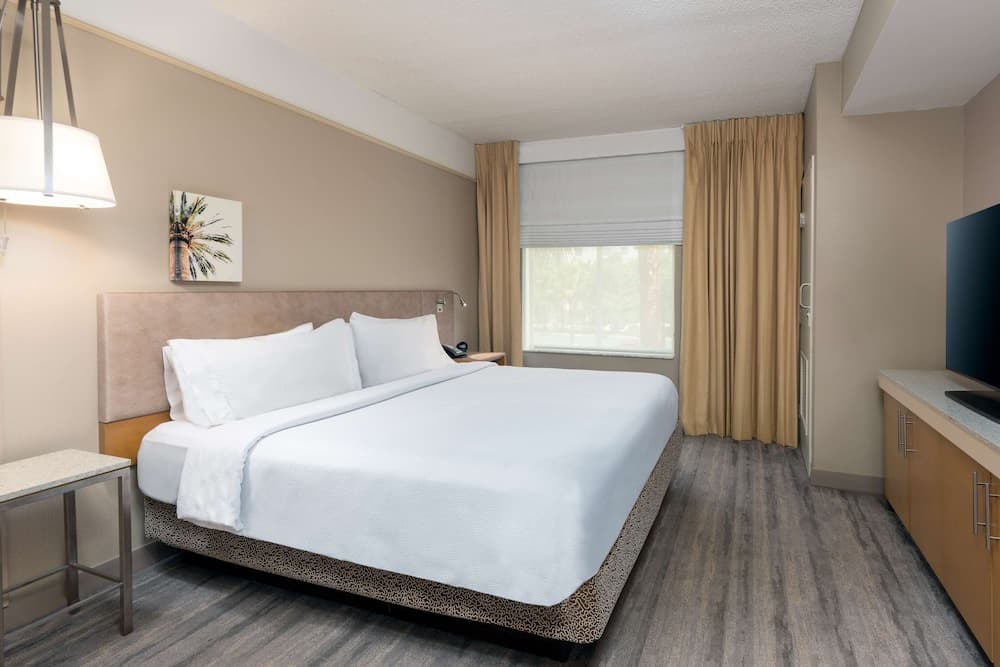 Standard Room, 1 King Bed, Accessible, Non Smoking room photo