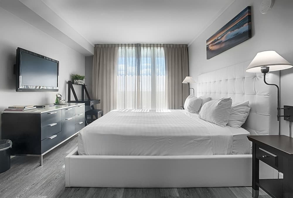 Deluxe Room, 1 King Bed, Balcony room photo
