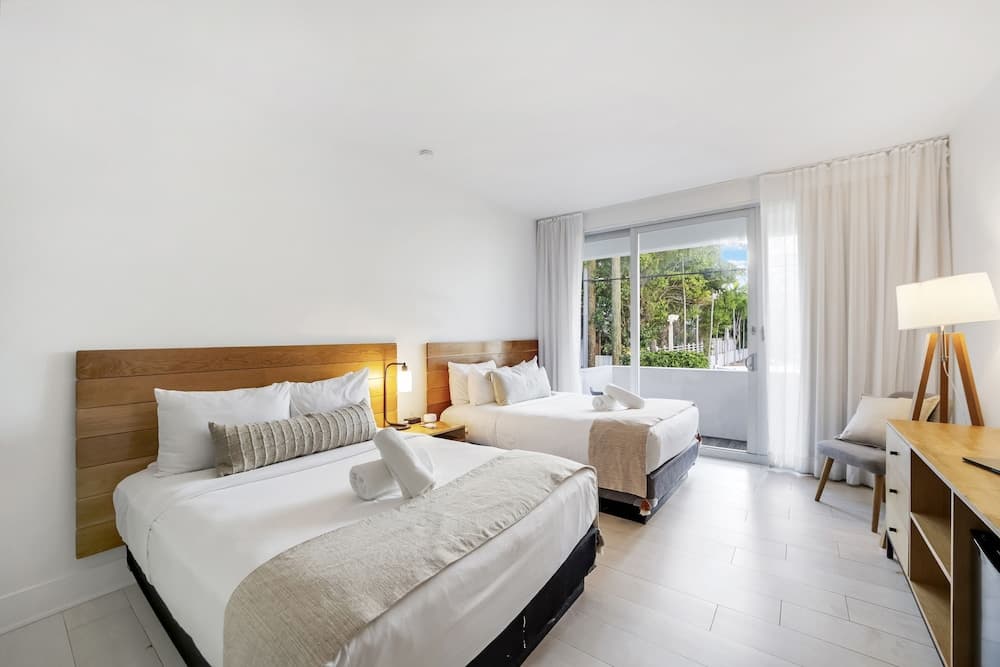 Superior Room, 2 Double Beds, Balcony (Self check) room photo