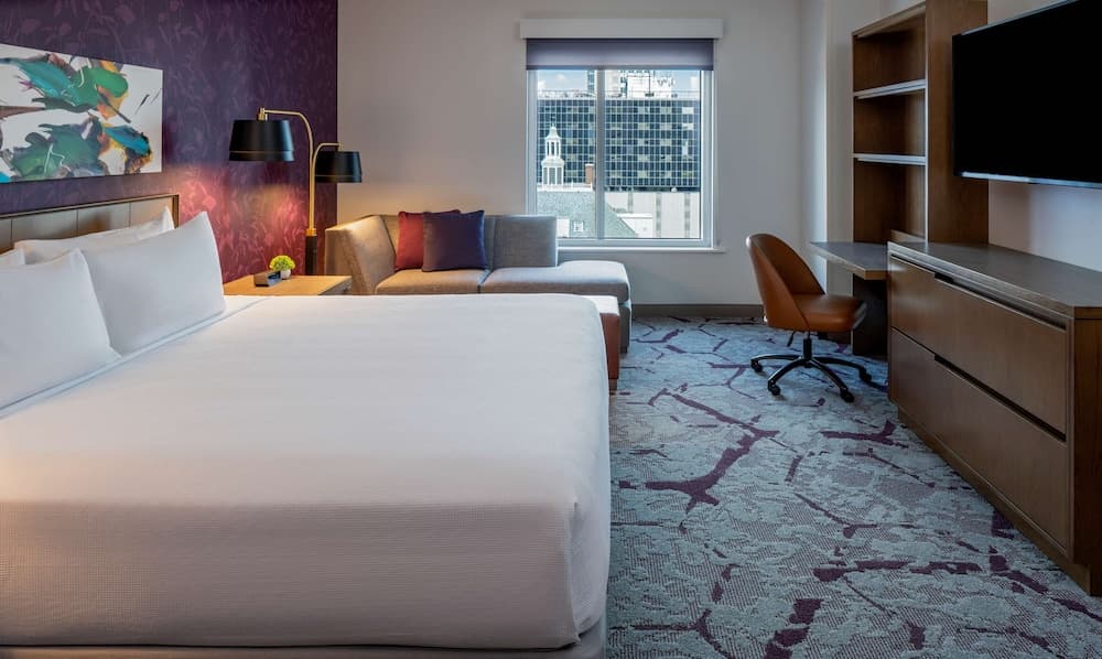 Room, 1 King Bed (Den) room photo
