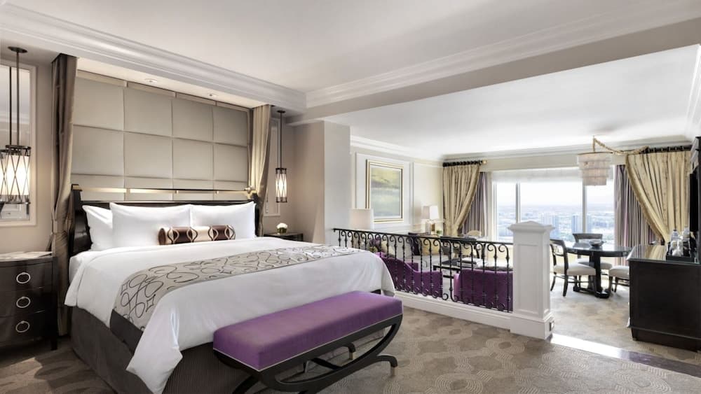Luxury Room, 1 King Bed room photo