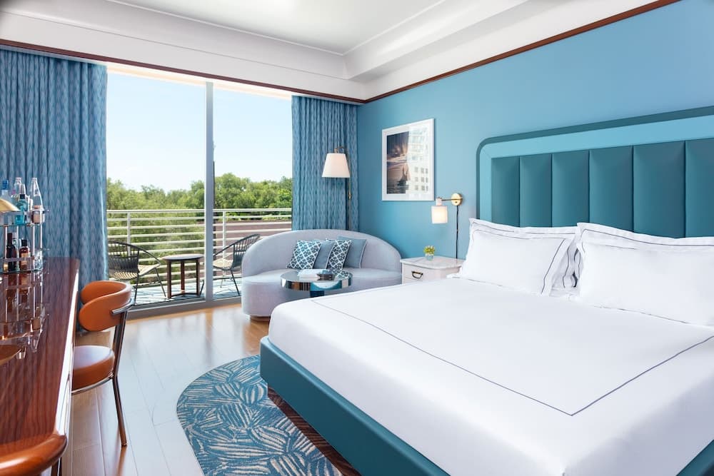 Premier Room, 1 King Bed, Park View room photo
