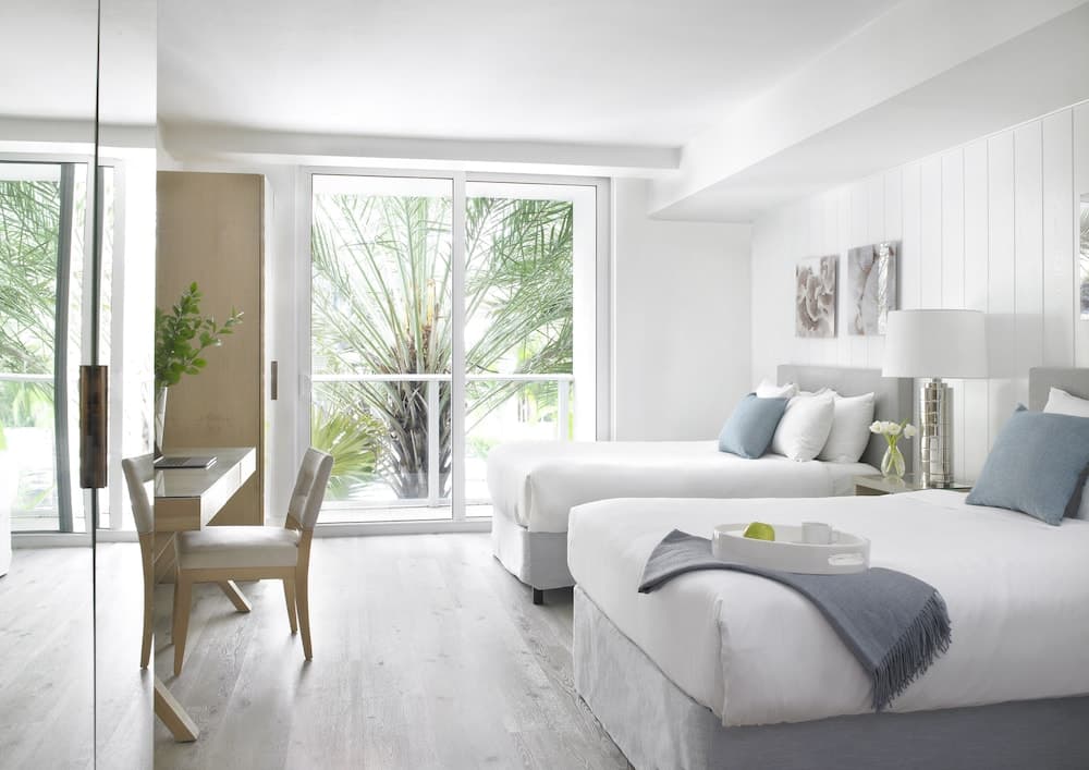 Deluxe Room, 2 Double Beds, City View (Standard Double Suite) room photo