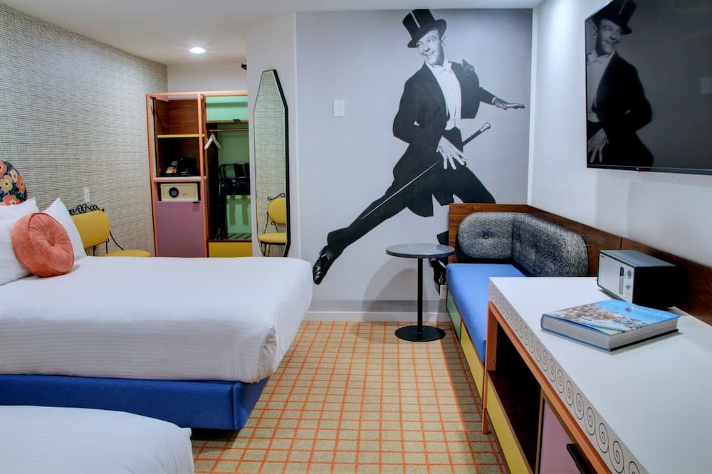 Standard Room, 2 Queen Beds room photo