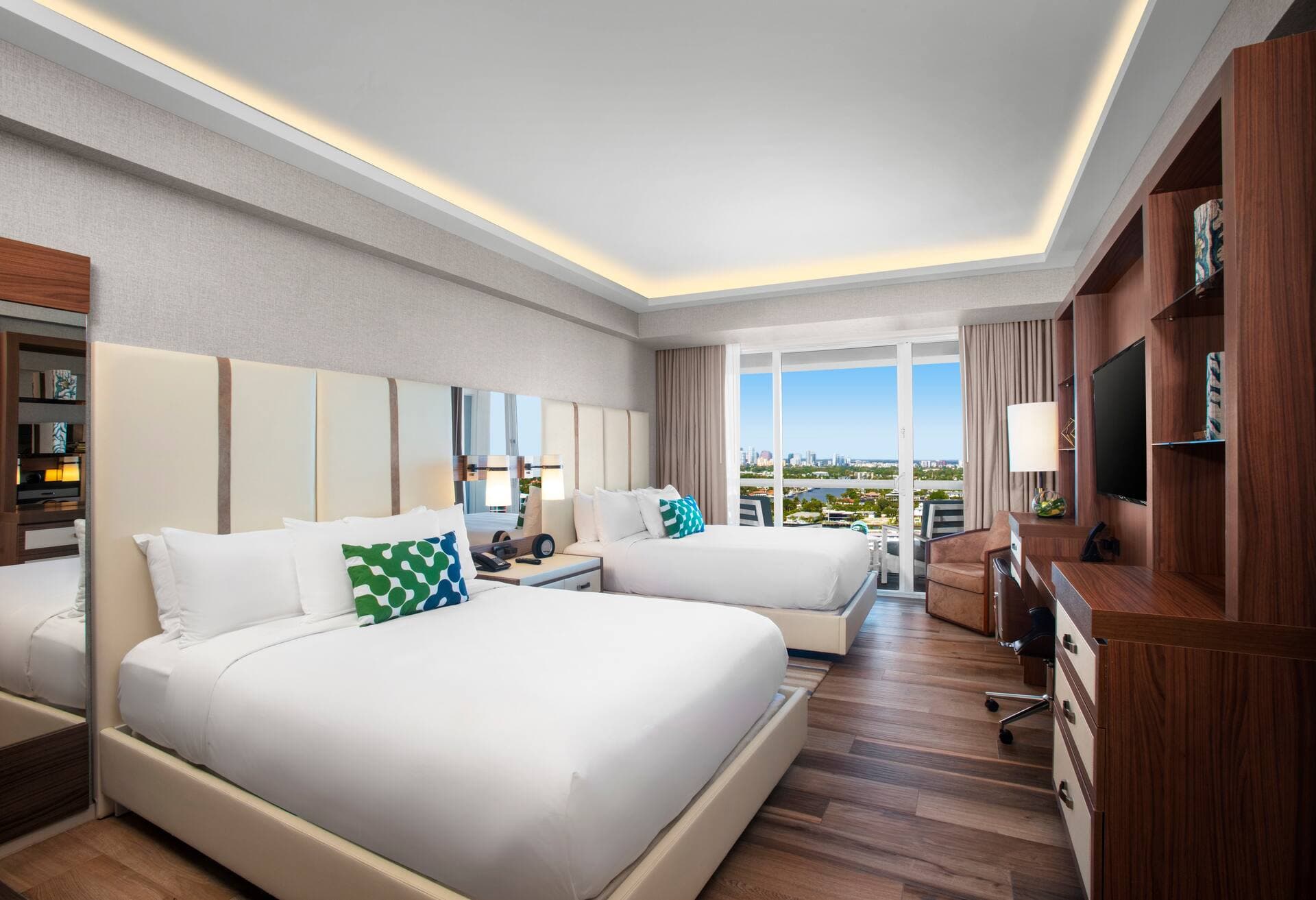 Studio 2 Queens Intracoastal room photo