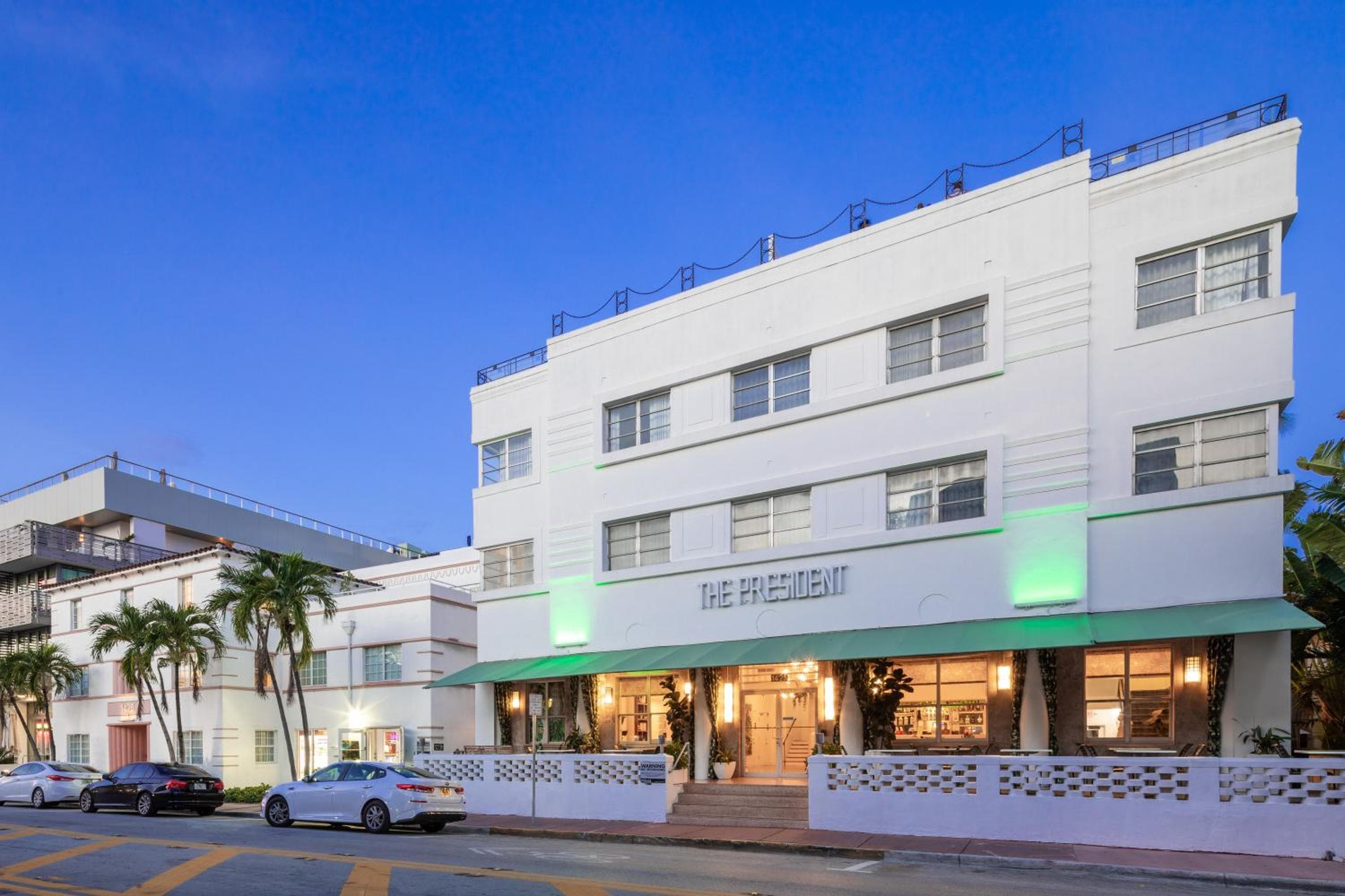 President Hotel Villa