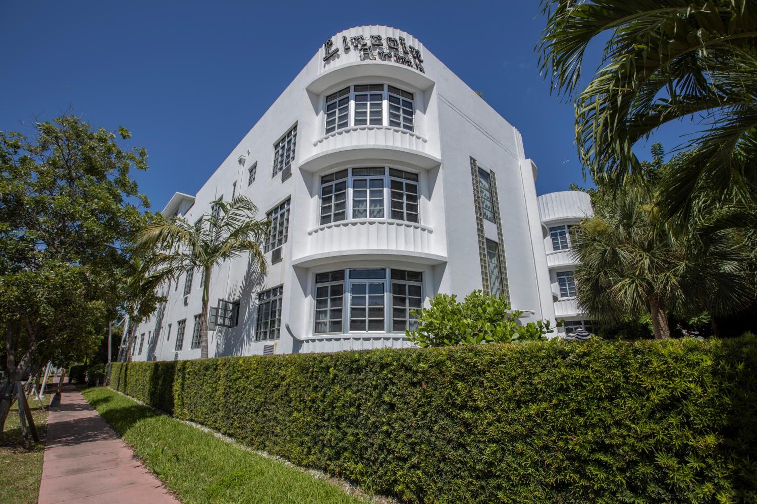 Lincoln Arms Suites