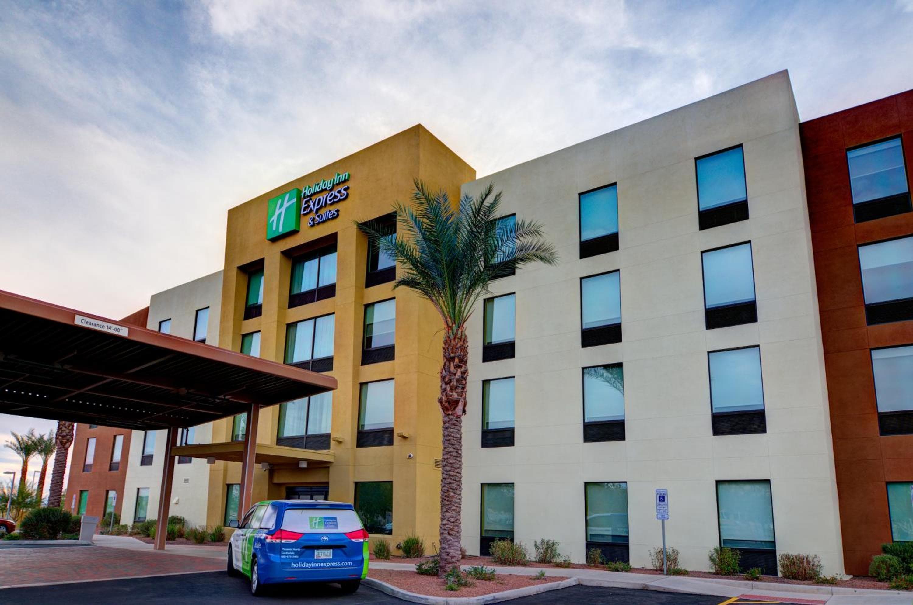 Holiday Inn Express & Suites - Phoenix North - Scottsdale by IHG in Phoenix