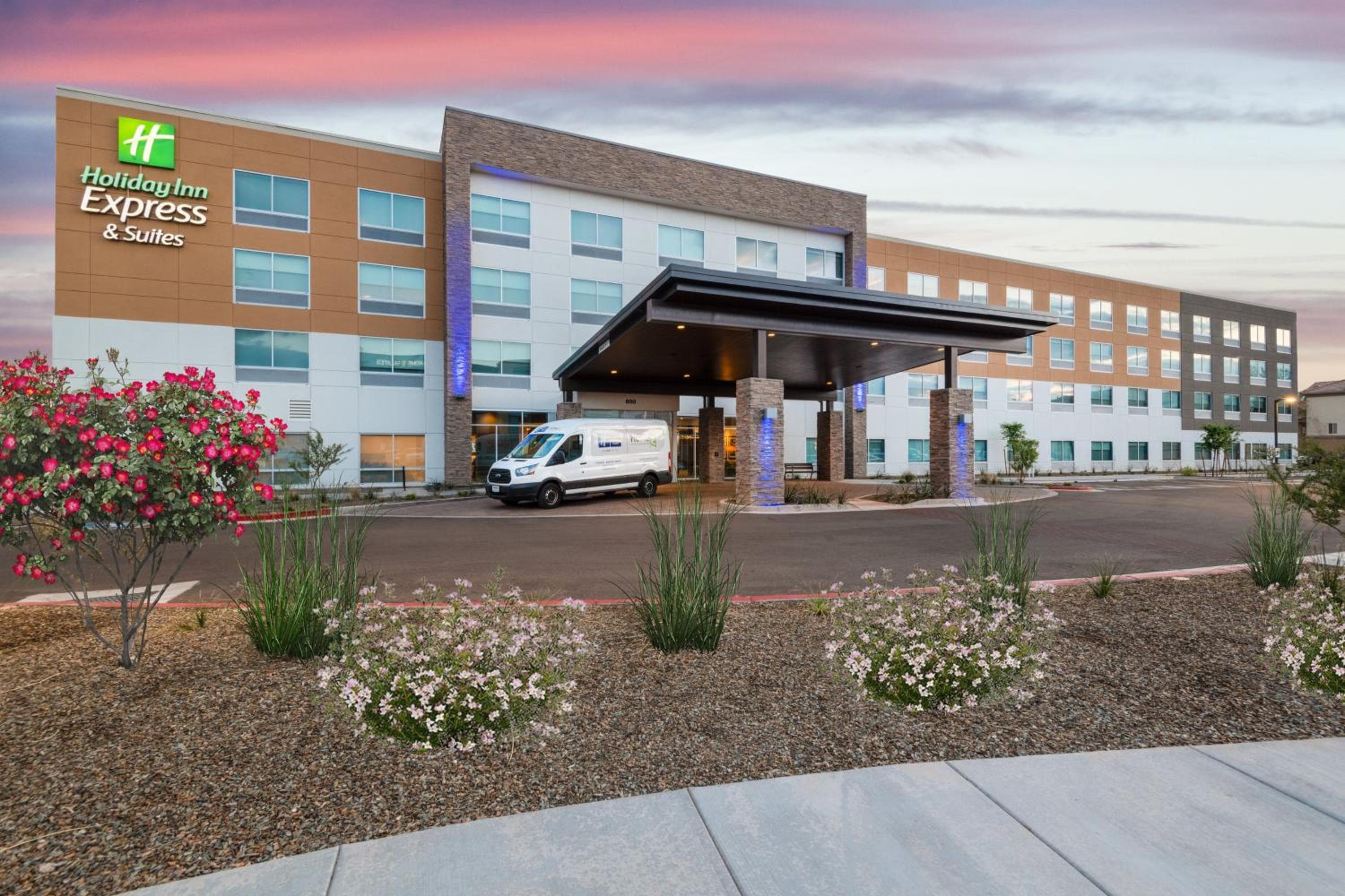 Holiday Inn Express & Suites - Phoenix - Airport North by IHG in Phoenix