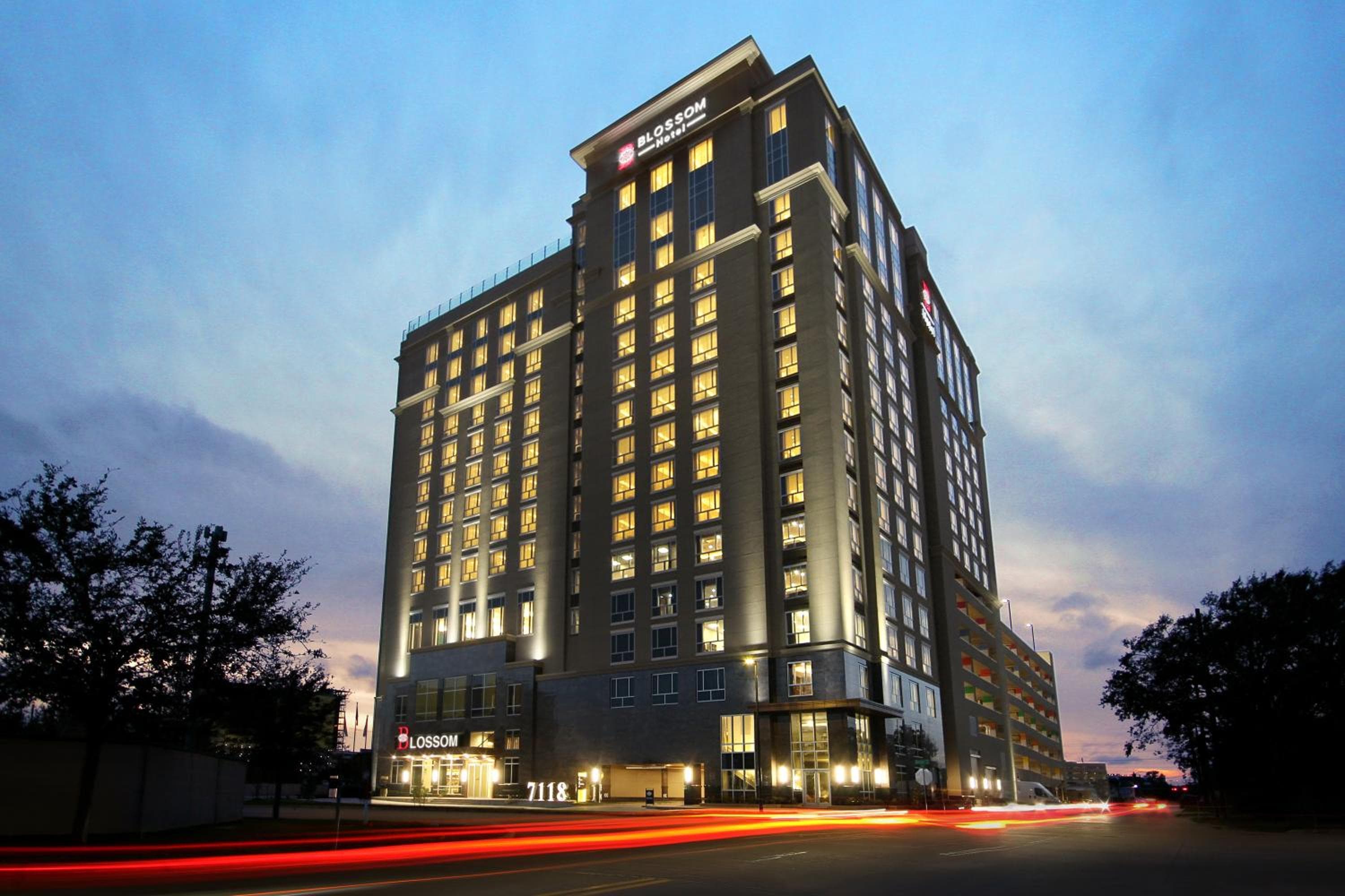 Blossom Hotel Houston, Curio Collection by Hilton in Houston