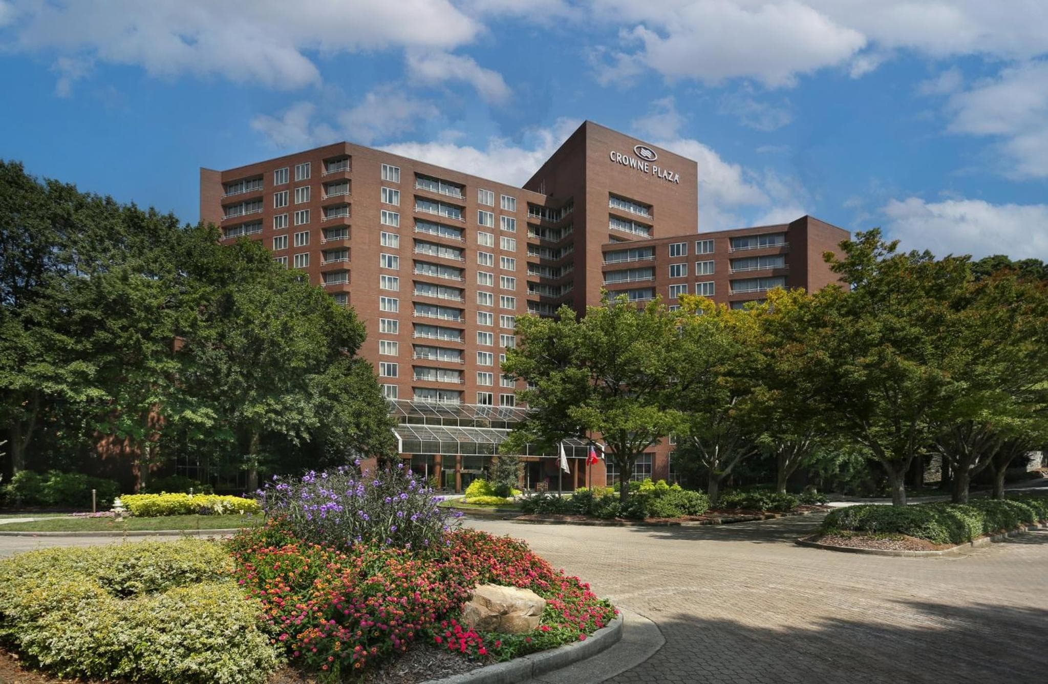 Crowne Plaza Atlanta Perimeter at Ravinia by IHG in Atlanta