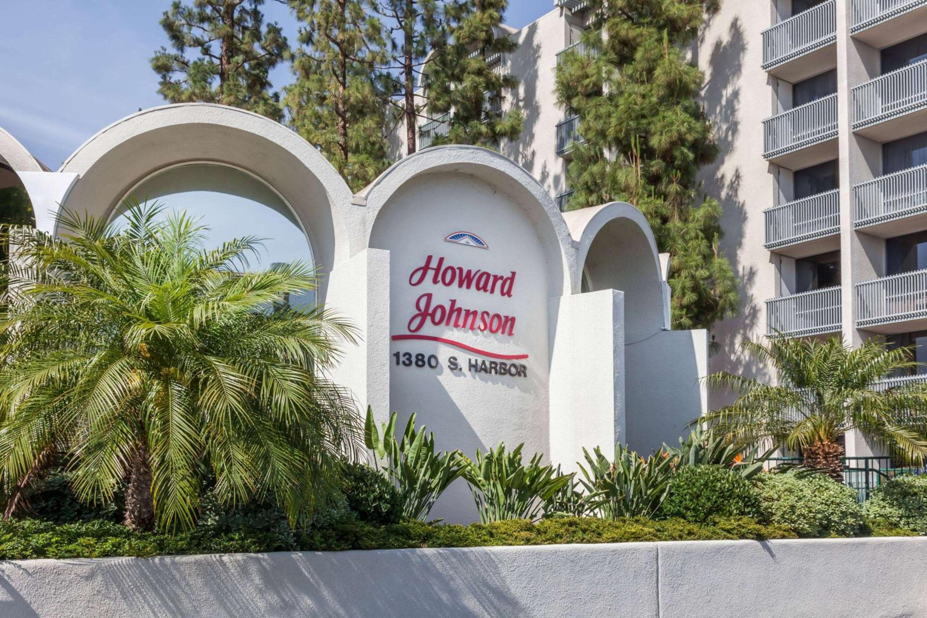 Howard Johnson by Wyndham Anaheim Hotel and Water Playground in Anaheim